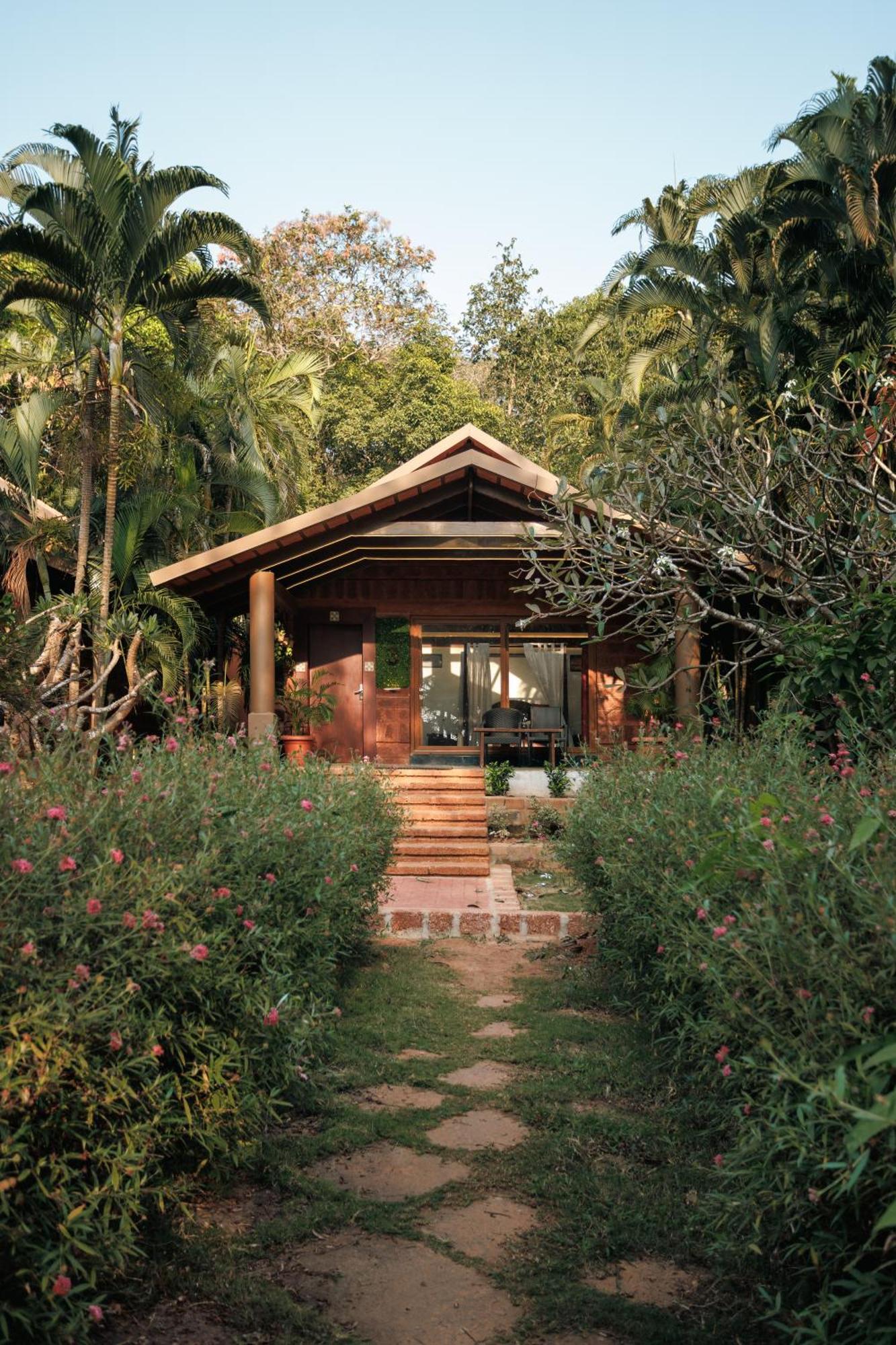 Sai Vishram Beach Resort Bainduru Luaran gambar
