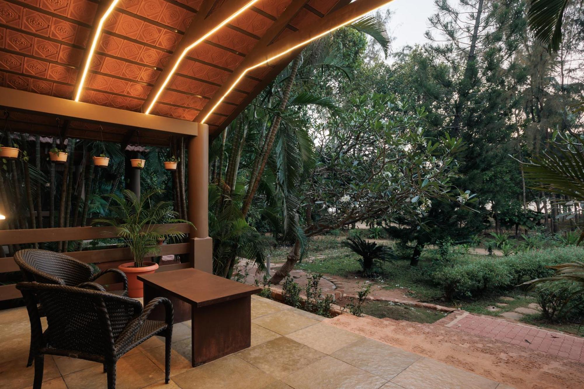 Sai Vishram Beach Resort Bainduru Luaran gambar