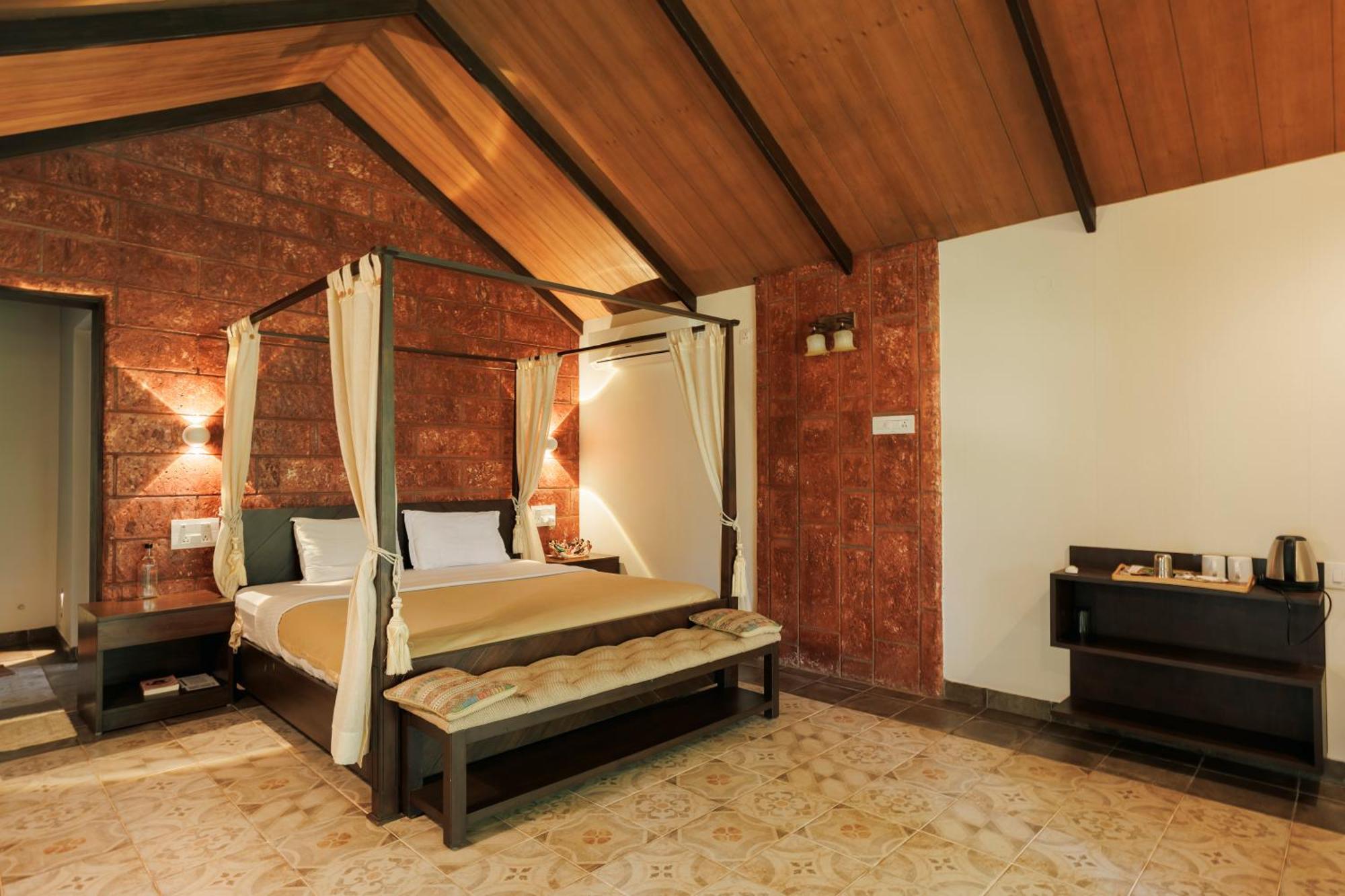 Sai Vishram Beach Resort Bainduru Luaran gambar