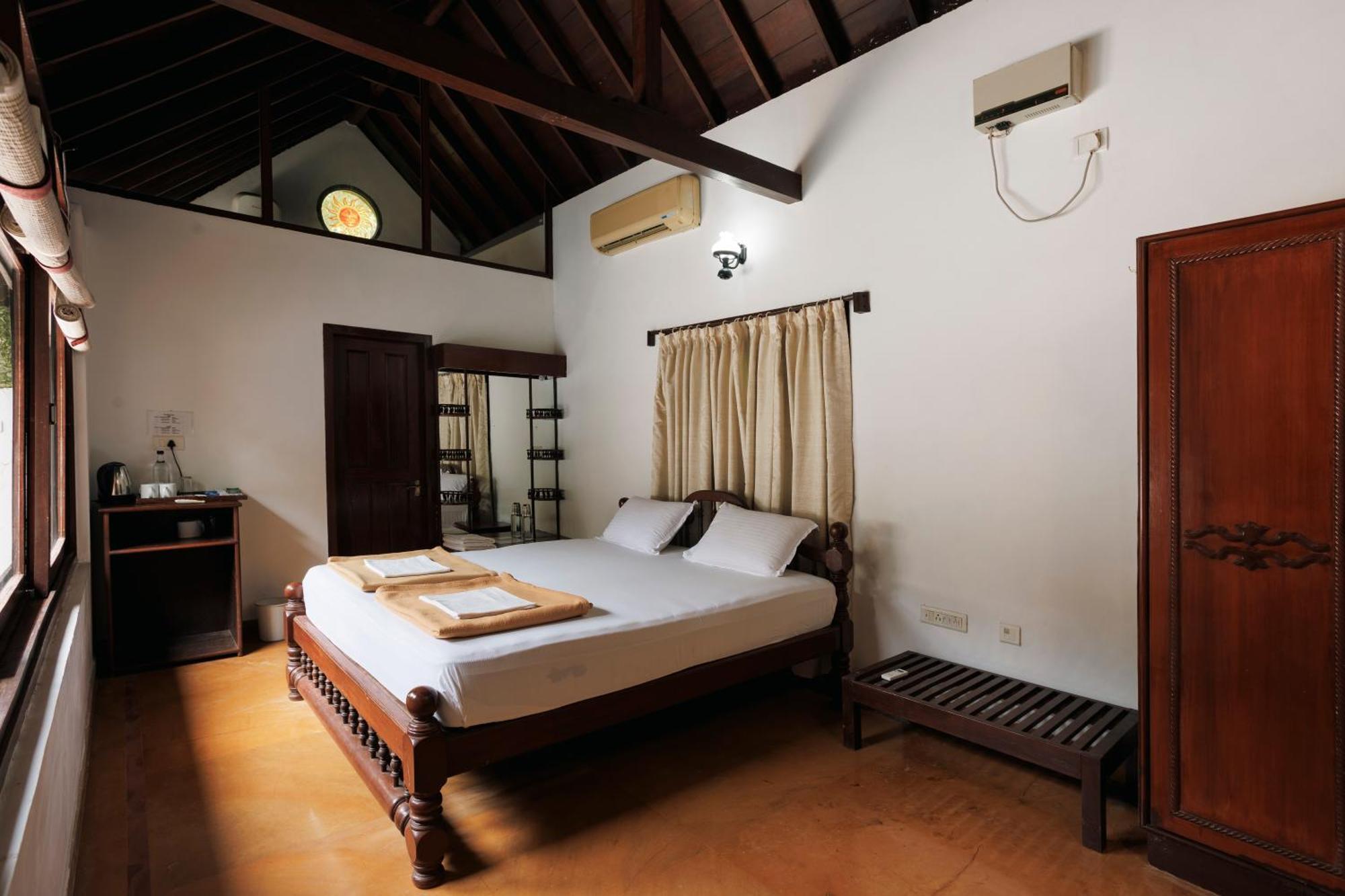 Sai Vishram Beach Resort Bainduru Luaran gambar