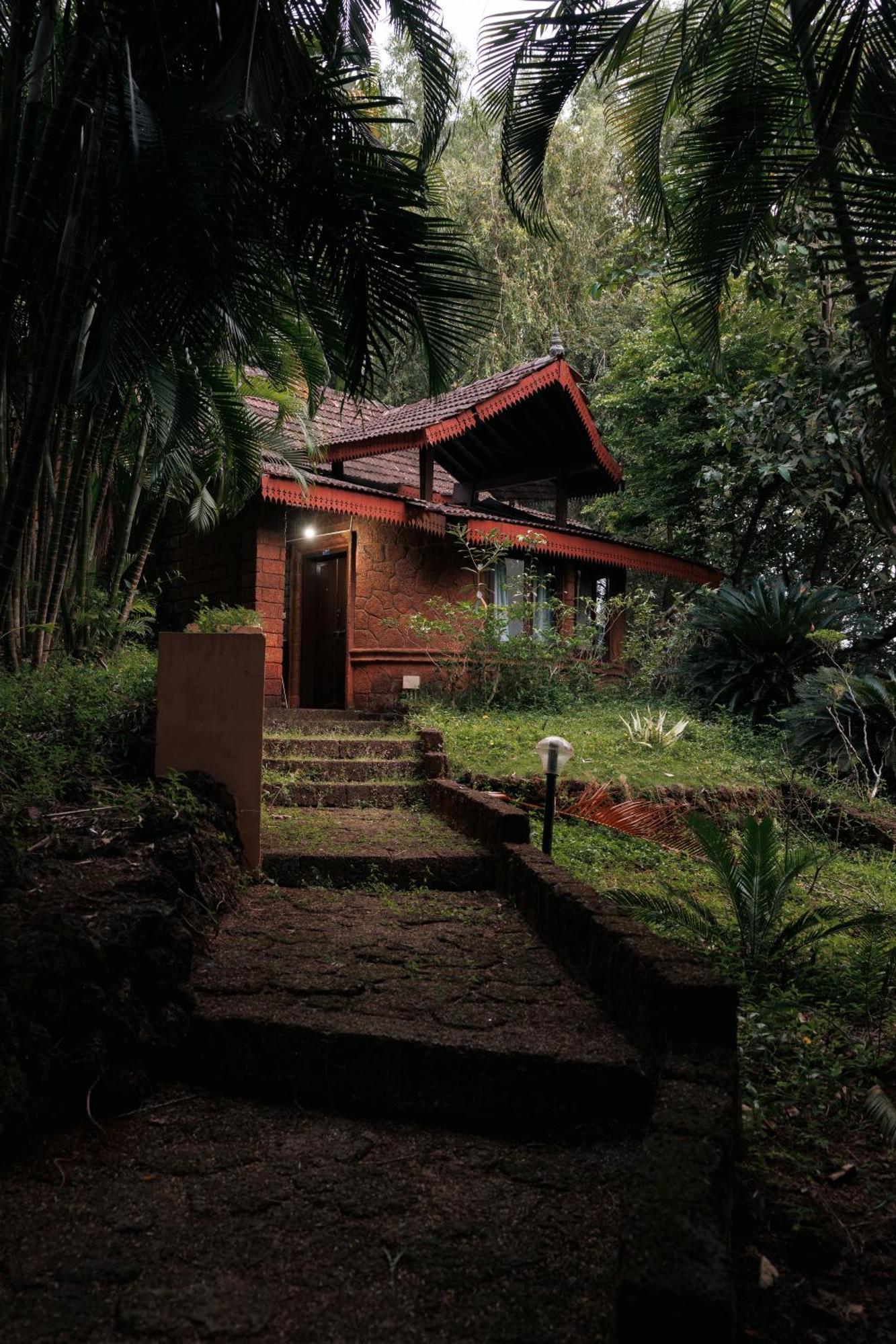 Sai Vishram Beach Resort Bainduru Luaran gambar