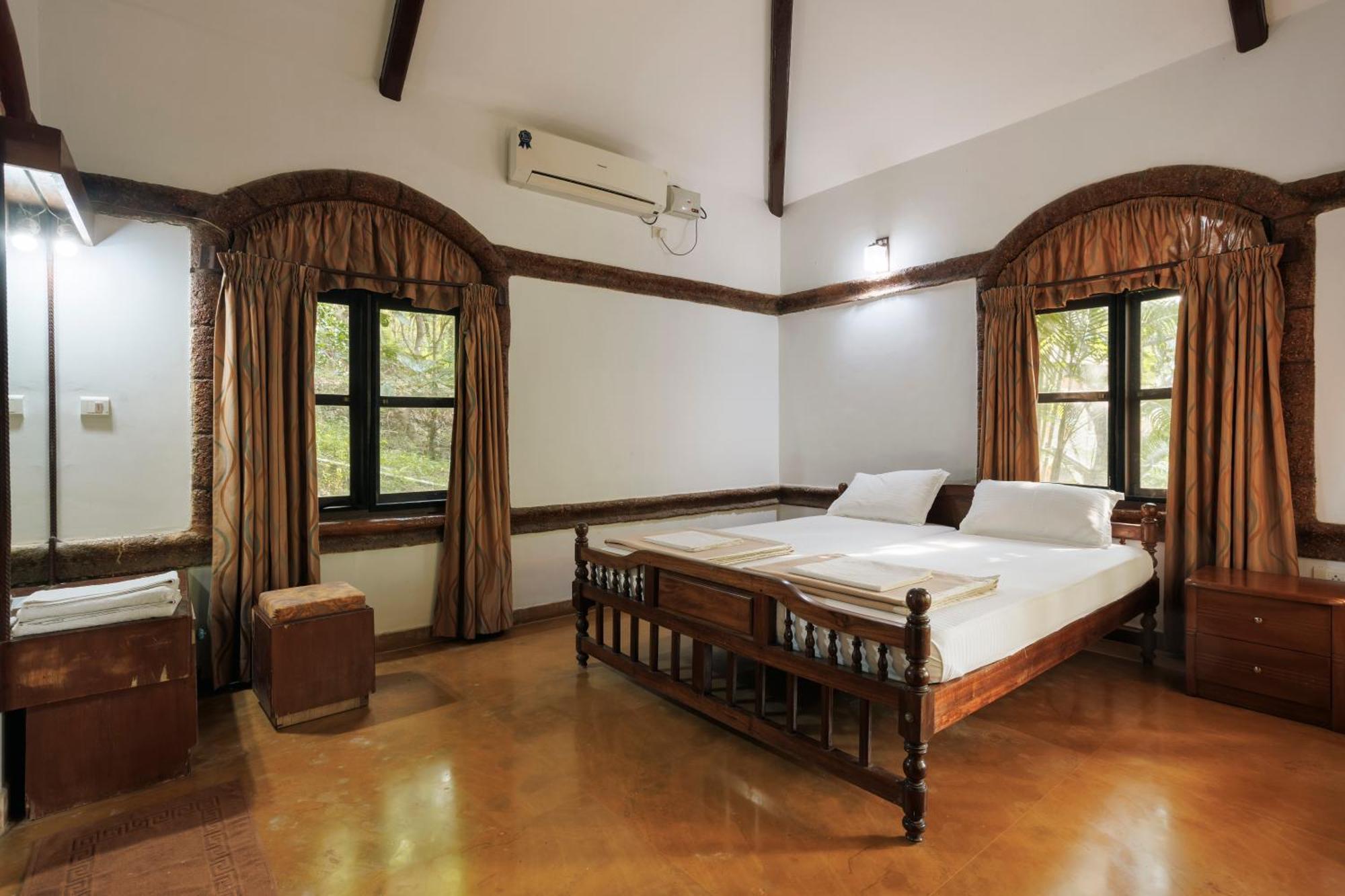 Sai Vishram Beach Resort Bainduru Luaran gambar
