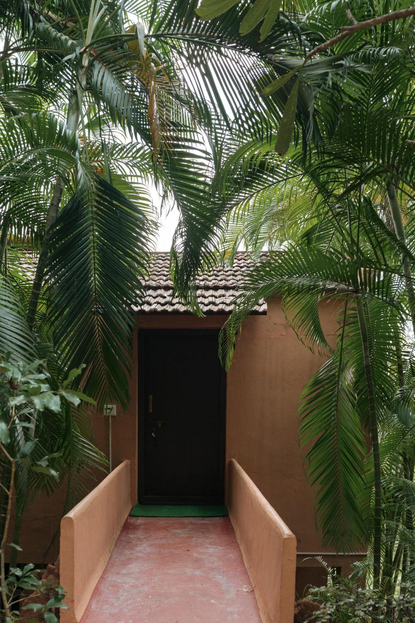 Sai Vishram Beach Resort Bainduru Luaran gambar
